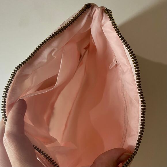 Hello Kitty Primark Cosmetic Bag Quilted Makeup Pouch Toiletry Kidcore Girly NWT - Picture 3 of 3